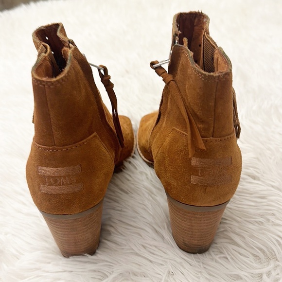 TOMS Majorca tan suede peep toe fringe ankle bootie women size 7.5 - Picture 6 of 8